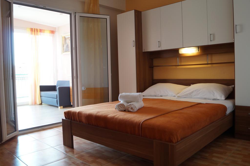 Apartments Mario With Private Parking Makarska Kültér fotó