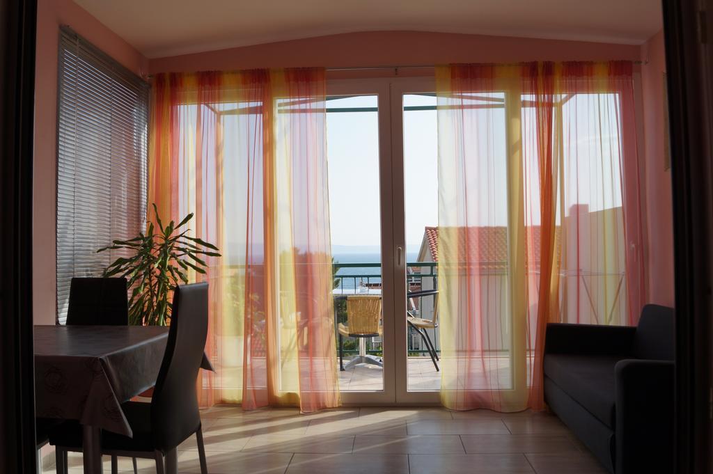 Apartments Mario With Private Parking Makarska Kültér fotó