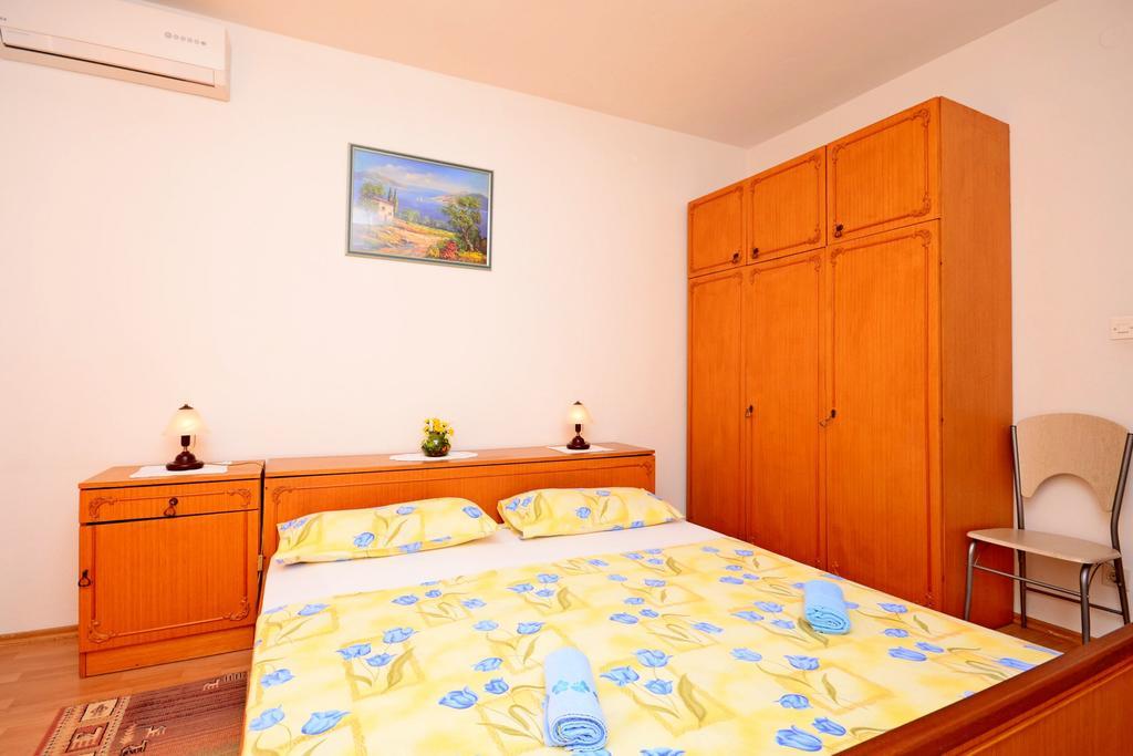Apartments Mario With Private Parking Makarska Kültér fotó