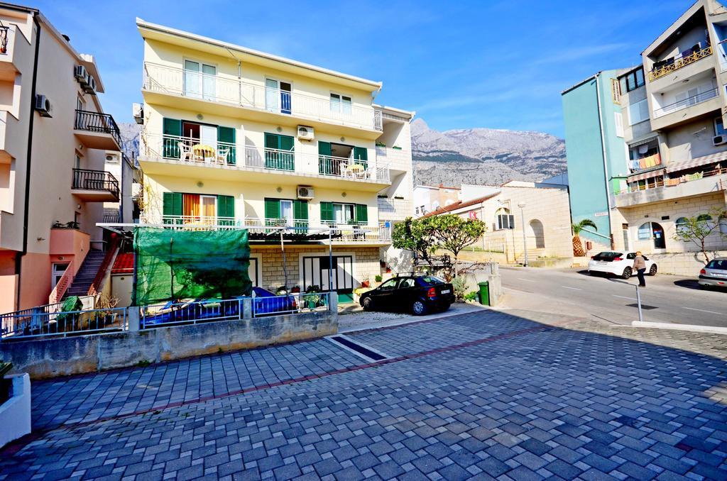 Apartments Mario With Private Parking Makarska Kültér fotó