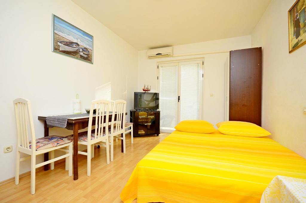 Apartments Mario With Private Parking Makarska Szoba fotó