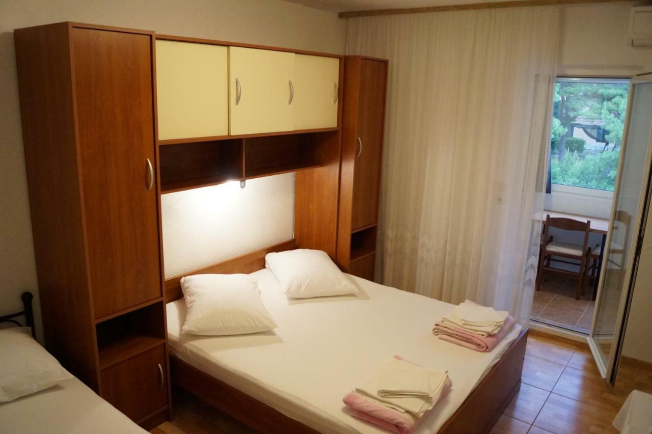 Apartments Mario With Private Parking Makarska Kültér fotó