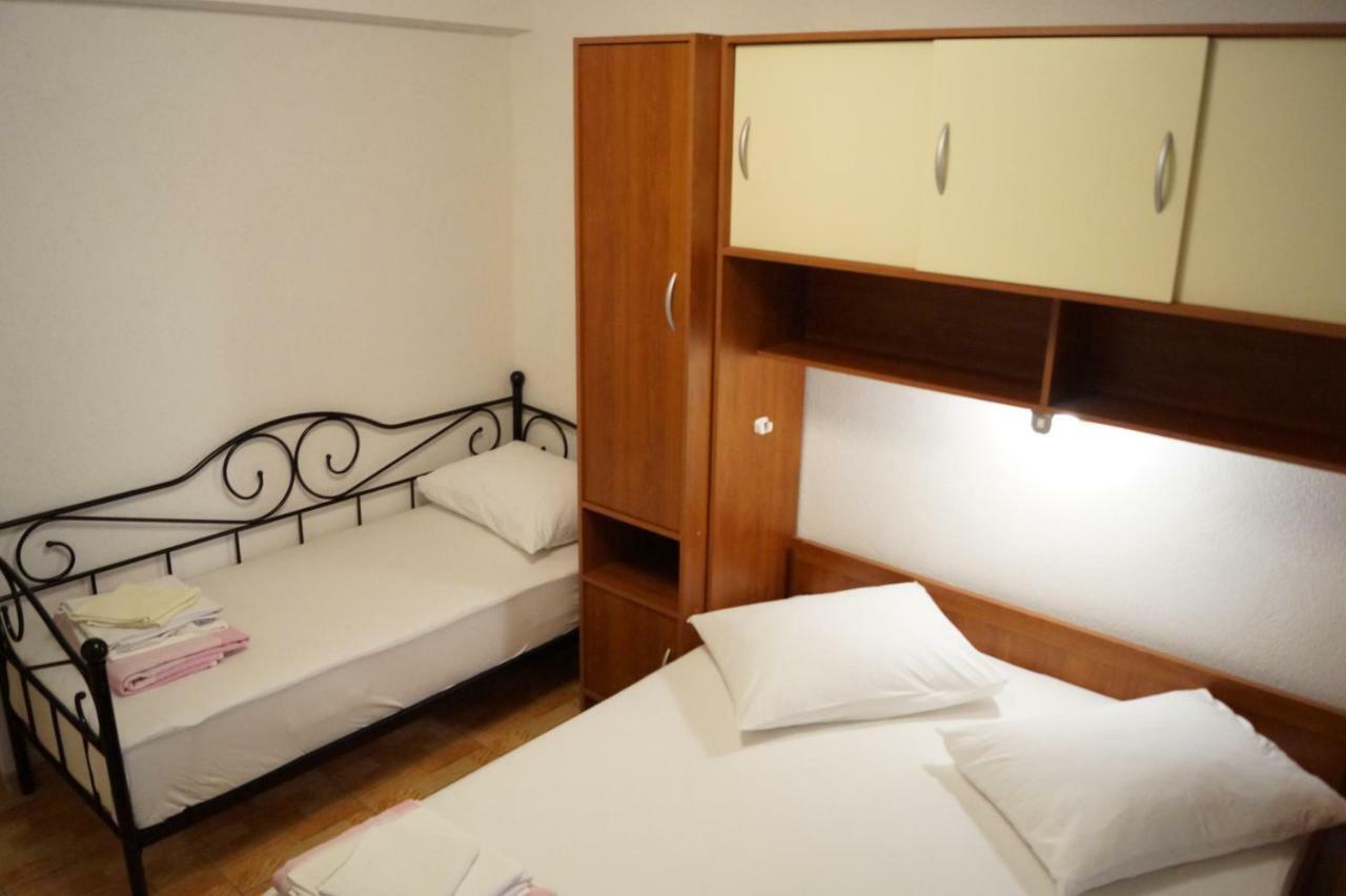 Apartments Mario With Private Parking Makarska Kültér fotó