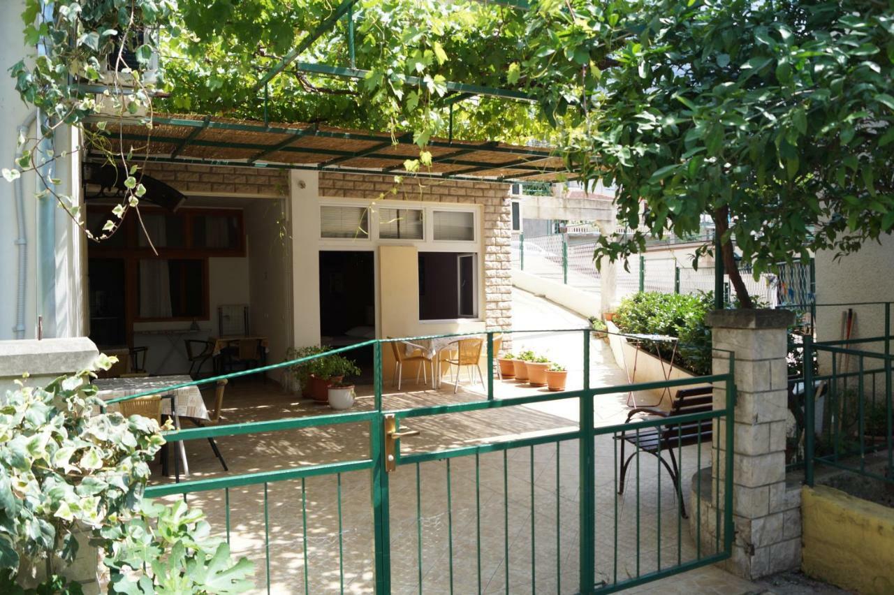 Apartments Mario With Private Parking Makarska Kültér fotó