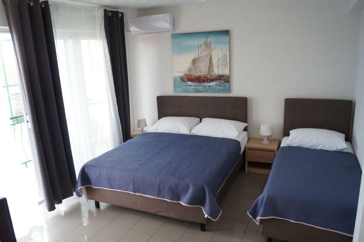 Apartments Mario With Private Parking Makarska Kültér fotó