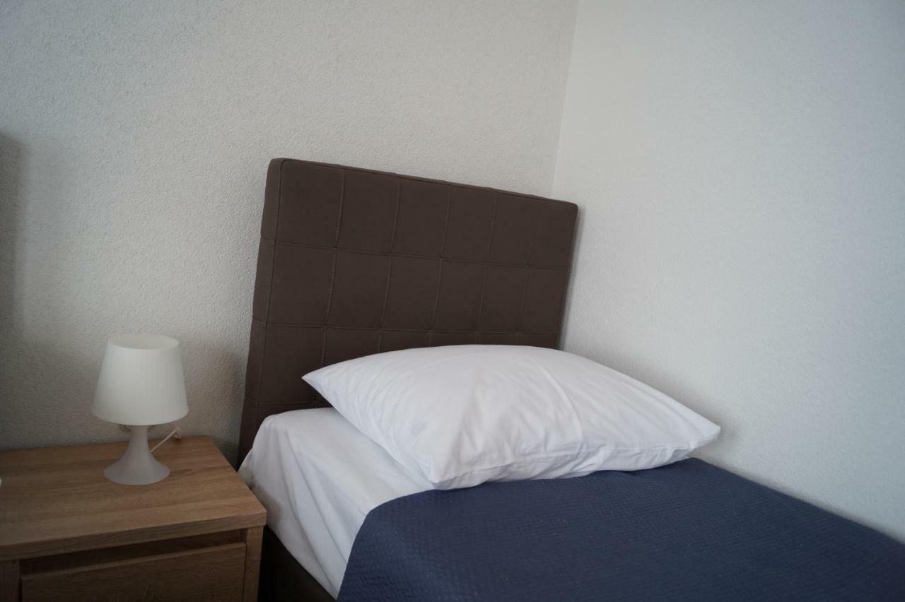 Apartments Mario With Private Parking Makarska Kültér fotó
